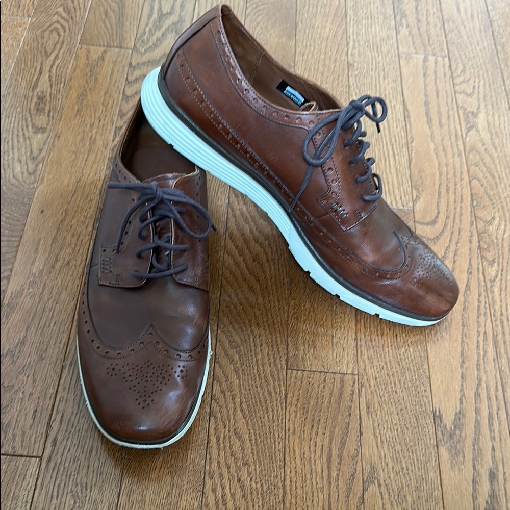 Timberland Brown Leather Oxfords with Distressed Look